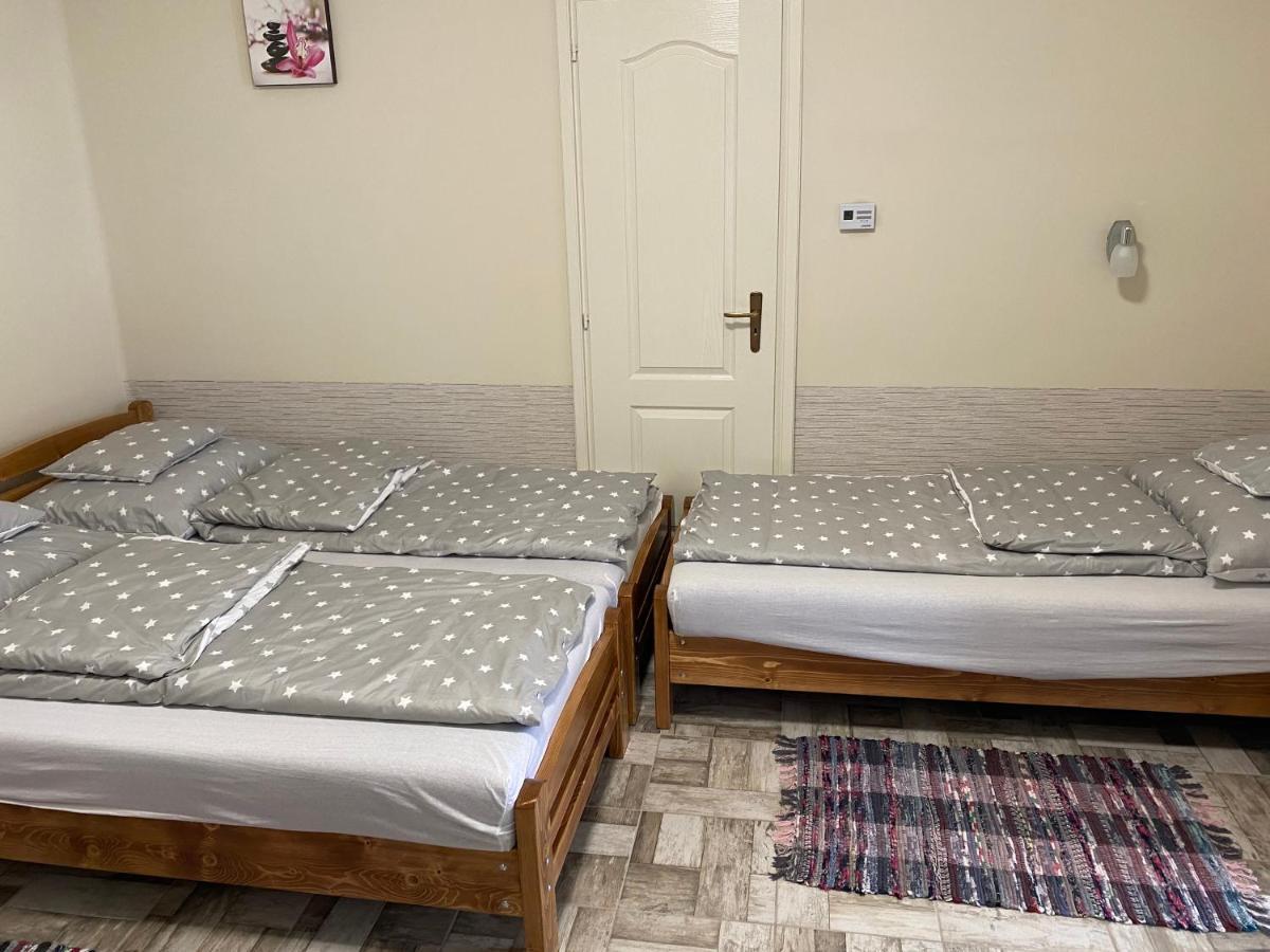 Апартаменти Levendula Vendeghaz Гайдубесермень Екстер'єр фото